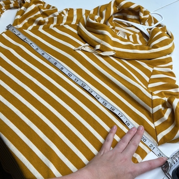 ❤️ Betsey’s Boutique Shop Striped Cowl Neck Sweatshirt Tunic Mustard D15 - Picture 10 of 11